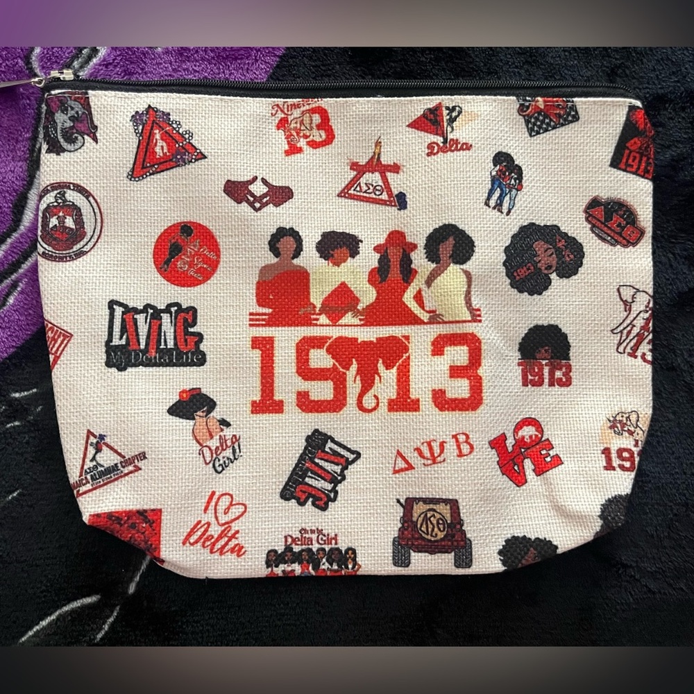 New! 1913 Delta Sorority Make-up bag